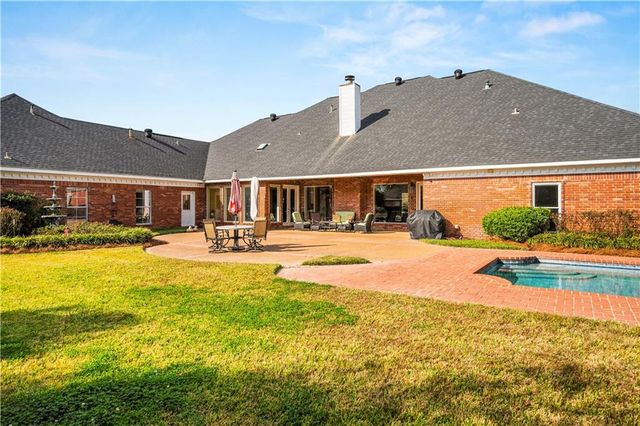 6714 TENNYSON OAKS Lane, Alexandria, LA 71301