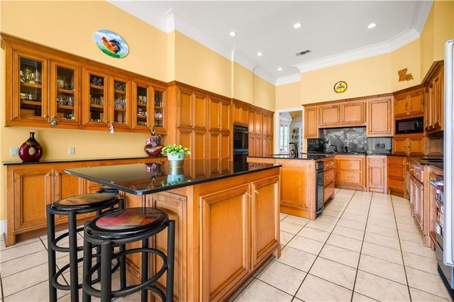 6714 TENNYSON OAKS Lane, Alexandria, LA 71301