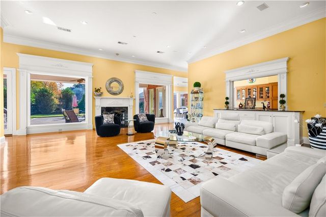 6714 TENNYSON OAKS Lane, Alexandria, LA 71301