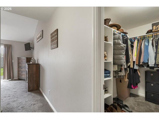 588 WEST Ln, Molalla, OR 97038