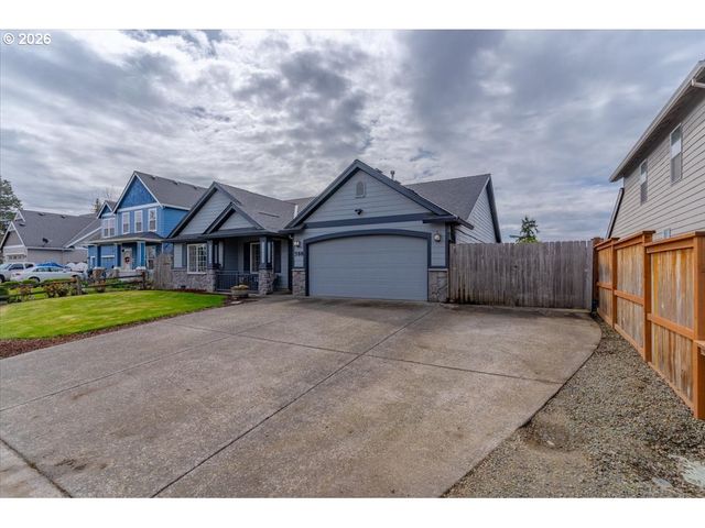 588 WEST Ln, Molalla, OR 97038