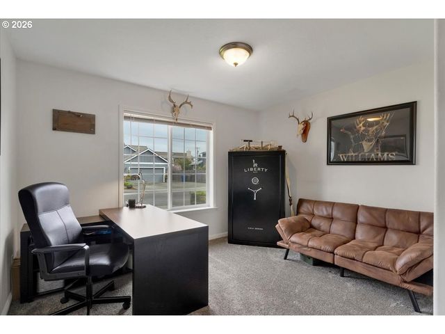 588 WEST Ln, Molalla, OR 97038