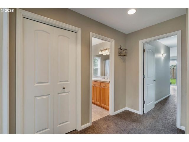 588 WEST Ln, Molalla, OR 97038