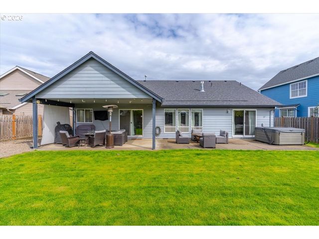 588 WEST Ln, Molalla, OR 97038