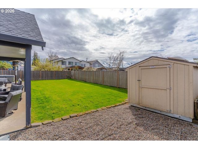 588 WEST Ln, Molalla, OR 97038