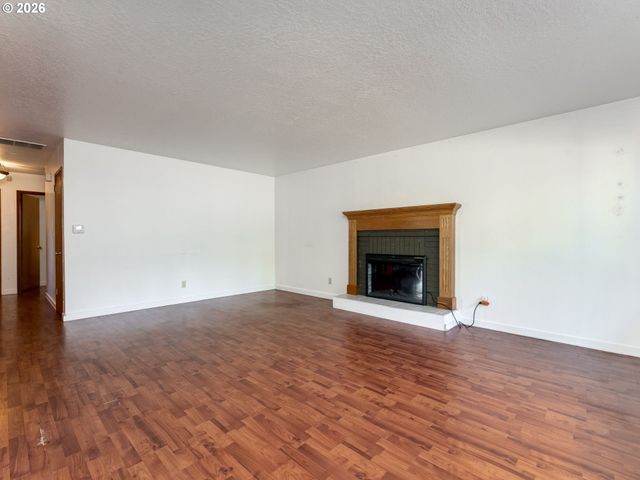 21304 Se YAMHILL St, Gresham, OR 97030
