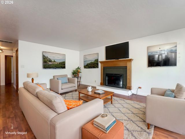 21304 Se YAMHILL St, Gresham, OR 97030