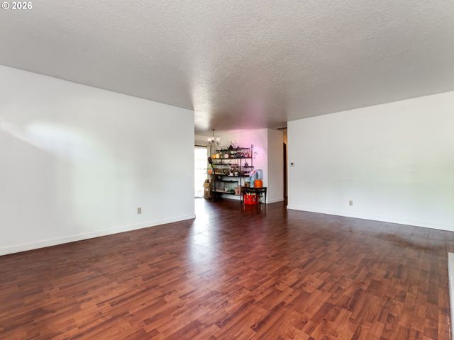 21304 Se YAMHILL St, Gresham, OR 97030