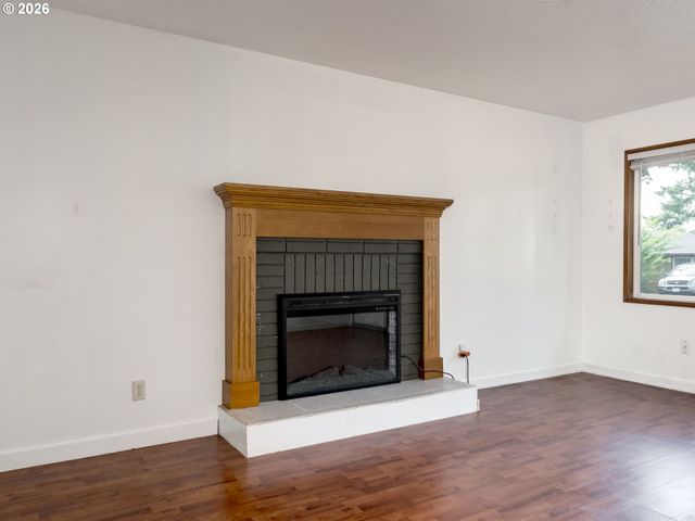 21304 Se YAMHILL St, Gresham, OR 97030