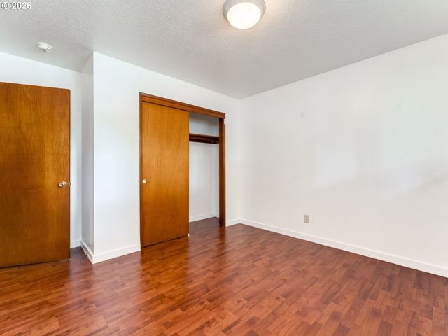 21304 Se YAMHILL St, Gresham, OR 97030