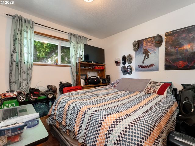 21304 Se YAMHILL St, Gresham, OR 97030