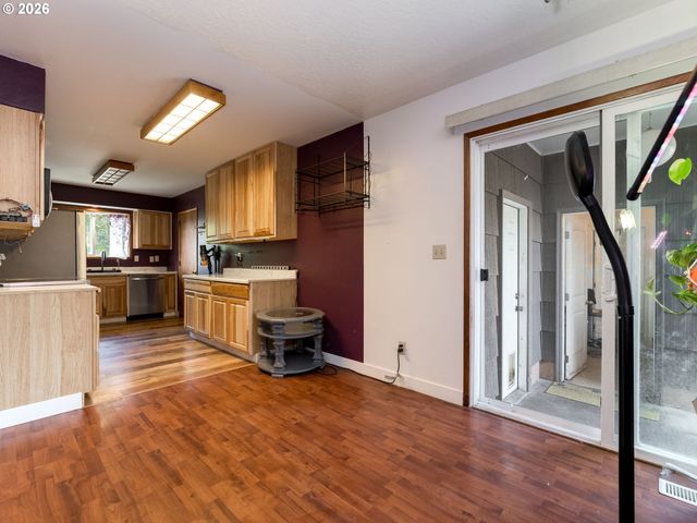 21304 Se YAMHILL St, Gresham, OR 97030
