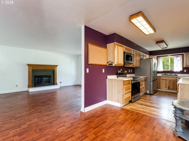 21304 Se YAMHILL St, Gresham, OR 97030