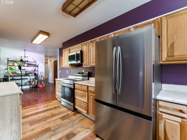 21304 Se YAMHILL St, Gresham, OR 97030
