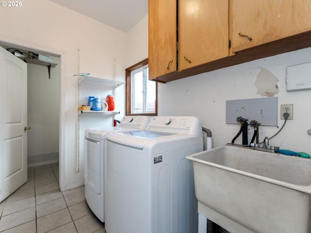 21304 Se YAMHILL St, Gresham, OR 97030
