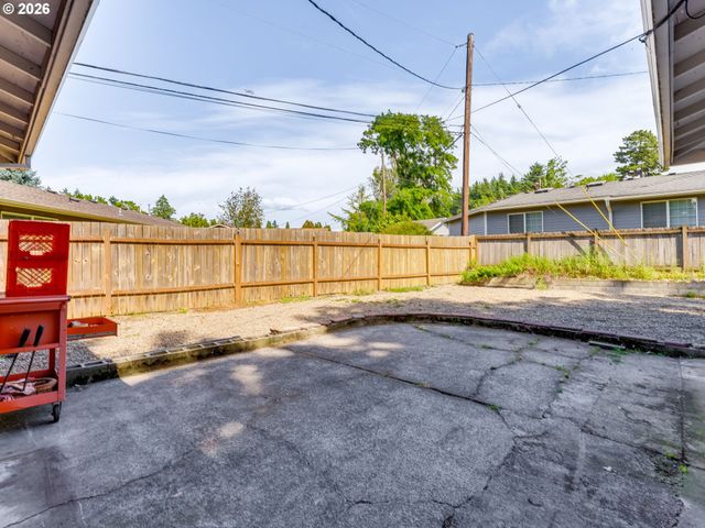 21304 Se YAMHILL St, Gresham, OR 97030