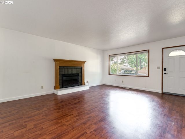 21304 Se YAMHILL St, Gresham, OR 97030
