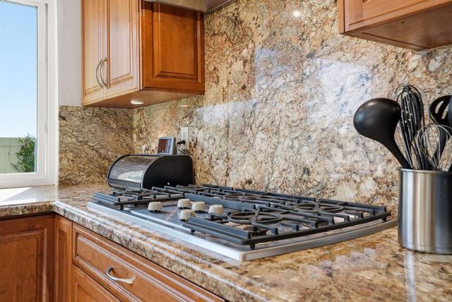 1101 Via Mil Cumbres, Solana Beach, CA 92075