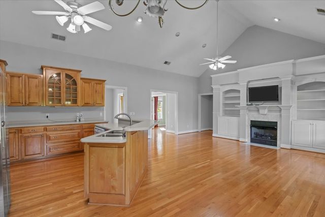 2440 Maple Grove Rd, Dickson, TN 37055