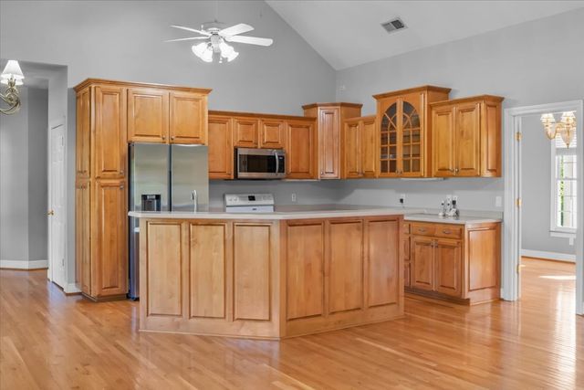 2440 Maple Grove Rd, Dickson, TN 37055