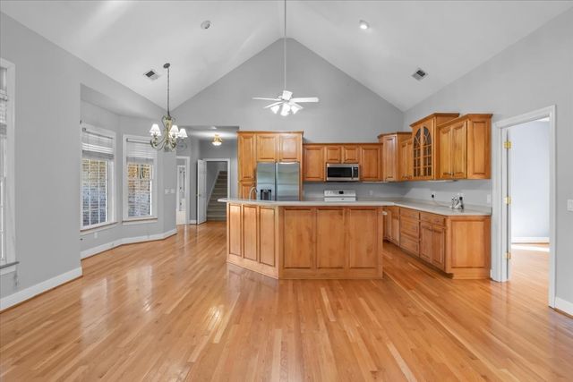 2440 Maple Grove Rd, Dickson, TN 37055