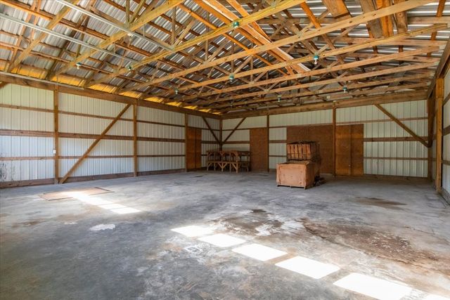 2440 Maple Grove Rd, Dickson, TN 37055