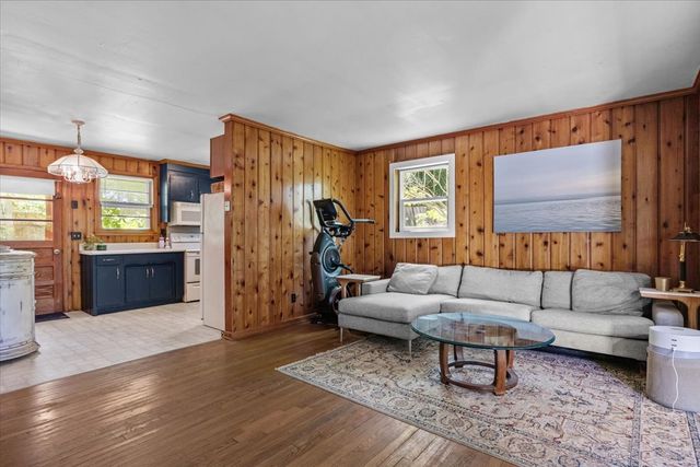 2440 Maple Grove Rd, Dickson, TN 37055
