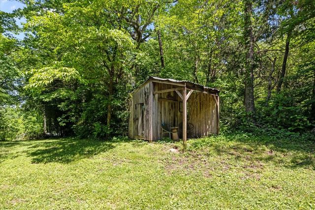 2440 Maple Grove Rd, Dickson, TN 37055