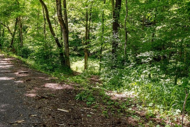 2440 Maple Grove Rd, Dickson, TN 37055