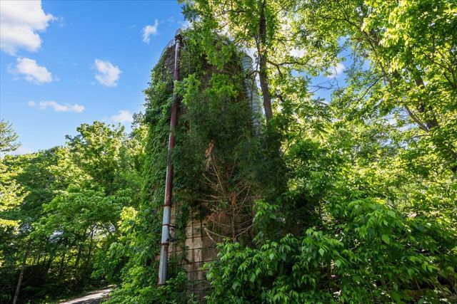 2440 Maple Grove Rd, Dickson, TN 37055