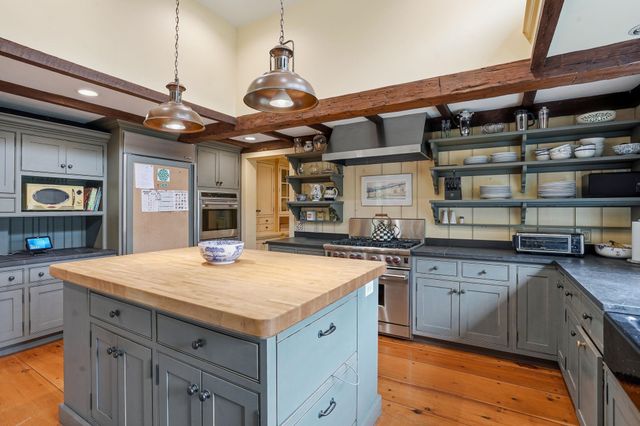 515 E Surry Road, Surry, NH 03431