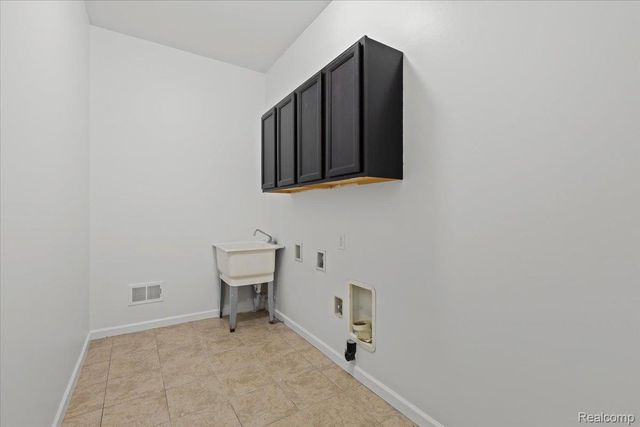 53283 Jaclyn Drive, Shelby Charter Township, MI 48315