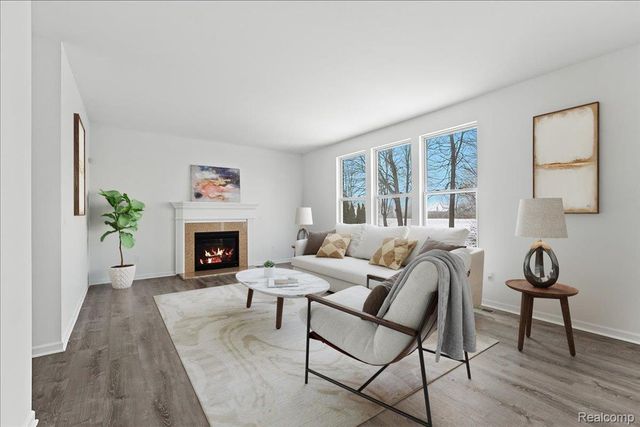 53283 Jaclyn Drive, Shelby Charter Township, MI 48315