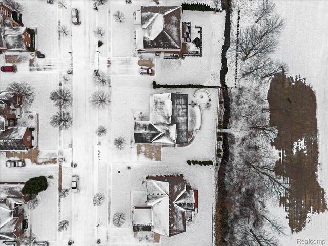 53283 Jaclyn Drive, Shelby Charter Township, MI 48315