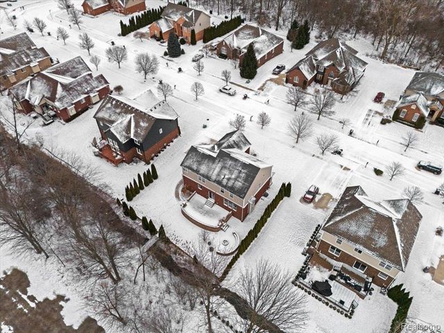 53283 Jaclyn Drive, Shelby Charter Township, MI 48315