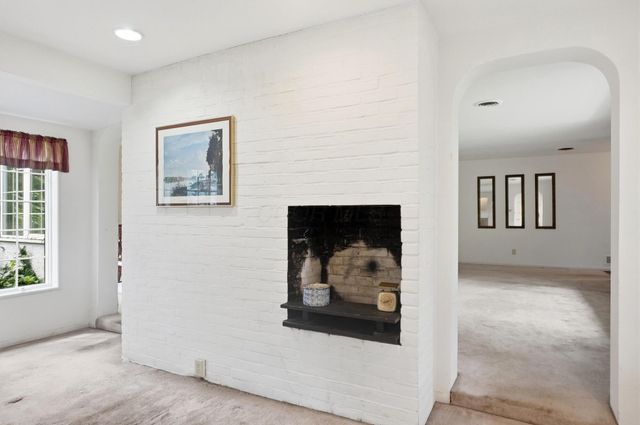 3735 W Henderson Road, Upper Arlington, OH 43220