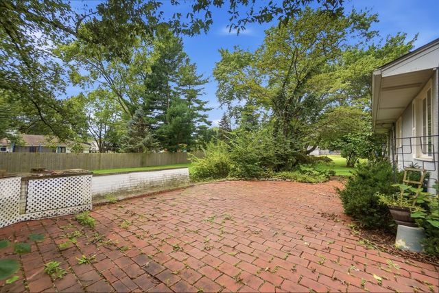 3735 W Henderson Road, Upper Arlington, OH 43220