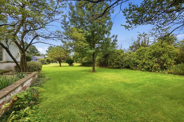 3735 W Henderson Road, Upper Arlington, OH 43220