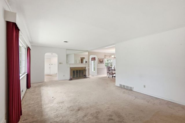 3735 W Henderson Road, Upper Arlington, OH 43220