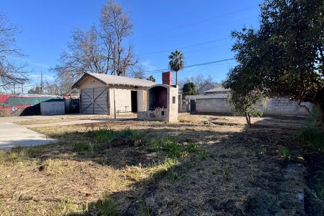 416 E Tuolumne Street N, Fresno, CA 93706
