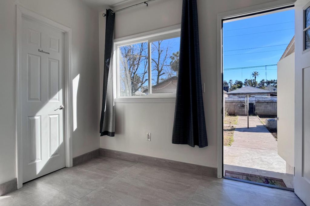 Image 25 of property listing at 416 E Tuolumne Street N, Fresno, CA 93706
