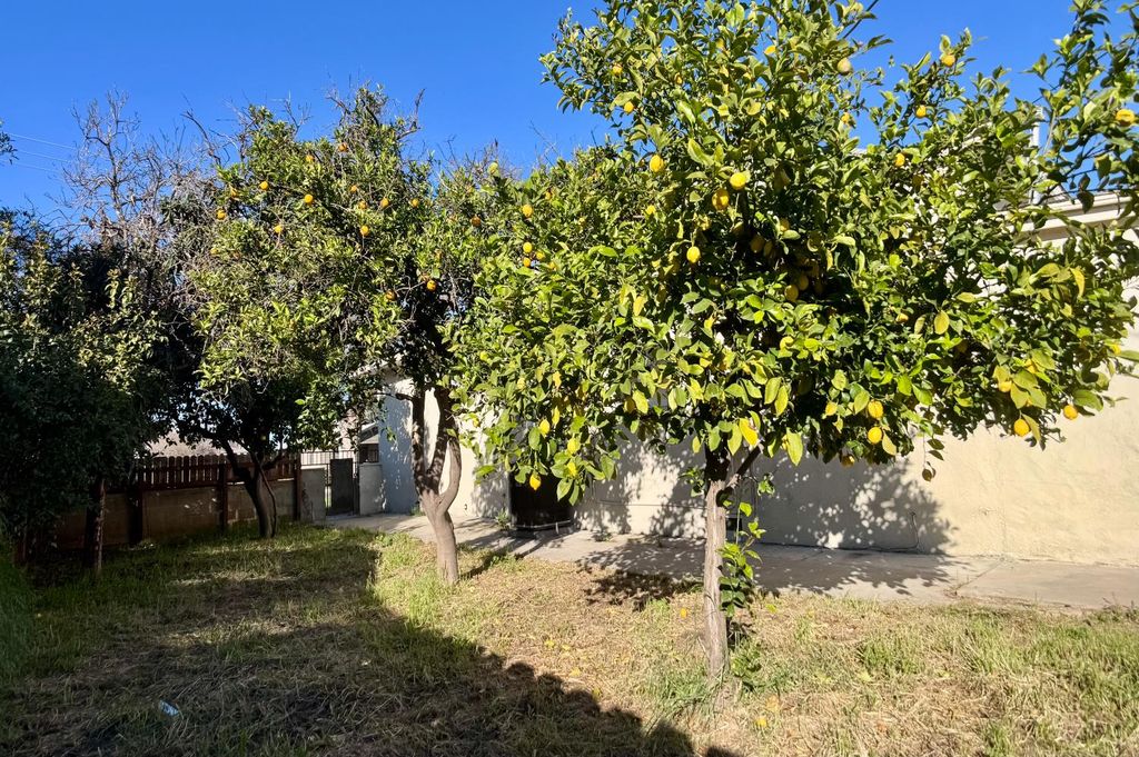 Image 28 of property listing at 416 E Tuolumne Street N, Fresno, CA 93706