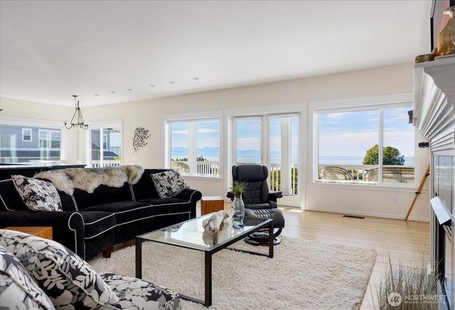 2029 West Beach Road, Oak Harbor, WA 98277