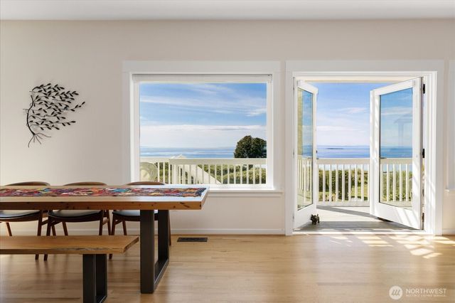 2029 West Beach Road, Oak Harbor, WA 98277