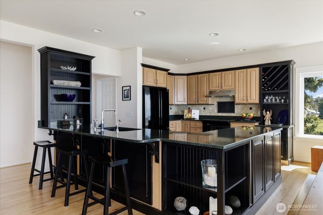 2029 West Beach Road, Oak Harbor, WA 98277