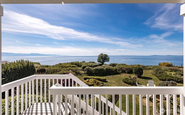 2029 West Beach Road, Oak Harbor, WA 98277