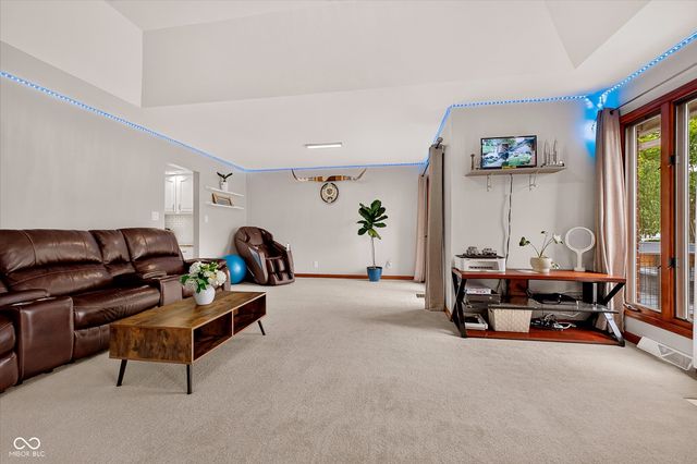 876 Bayside, Greenwood, IN 46143