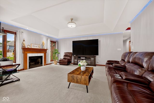 876 Bayside, Greenwood, IN 46143