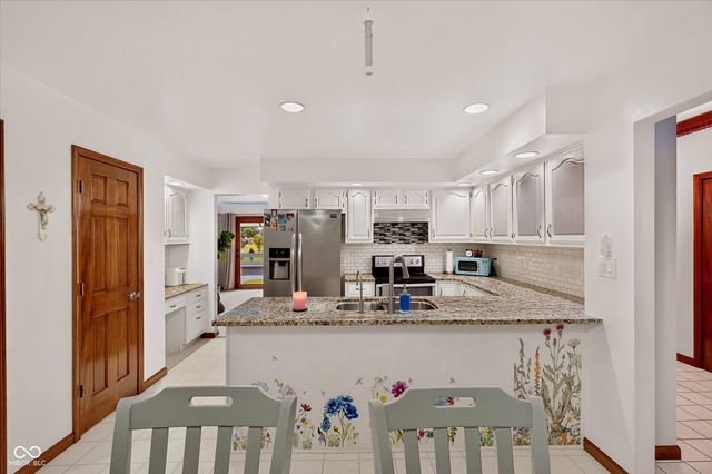 876 Bayside, Greenwood, IN 46143