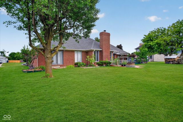 876 Bayside, Greenwood, IN 46143